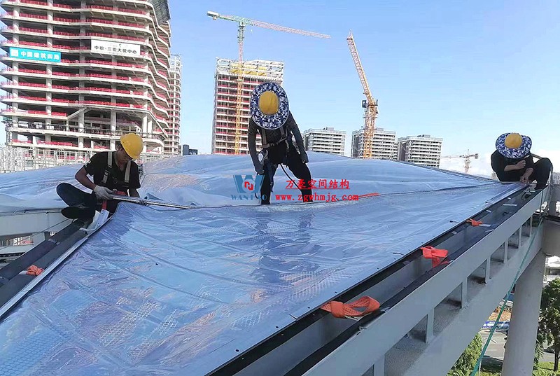 縱使烈日炎炎，腳步從未止歇！海南這個ETFE氣枕膜項目施工進度有最新消息