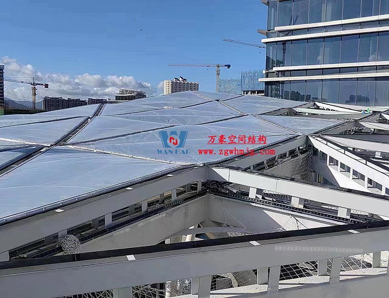 縱使烈日炎炎，腳步從未止歇！海南這個ETFE氣枕膜項目施工進度有最新消息